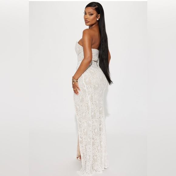 Leah lace gown - Picture 2 of 3